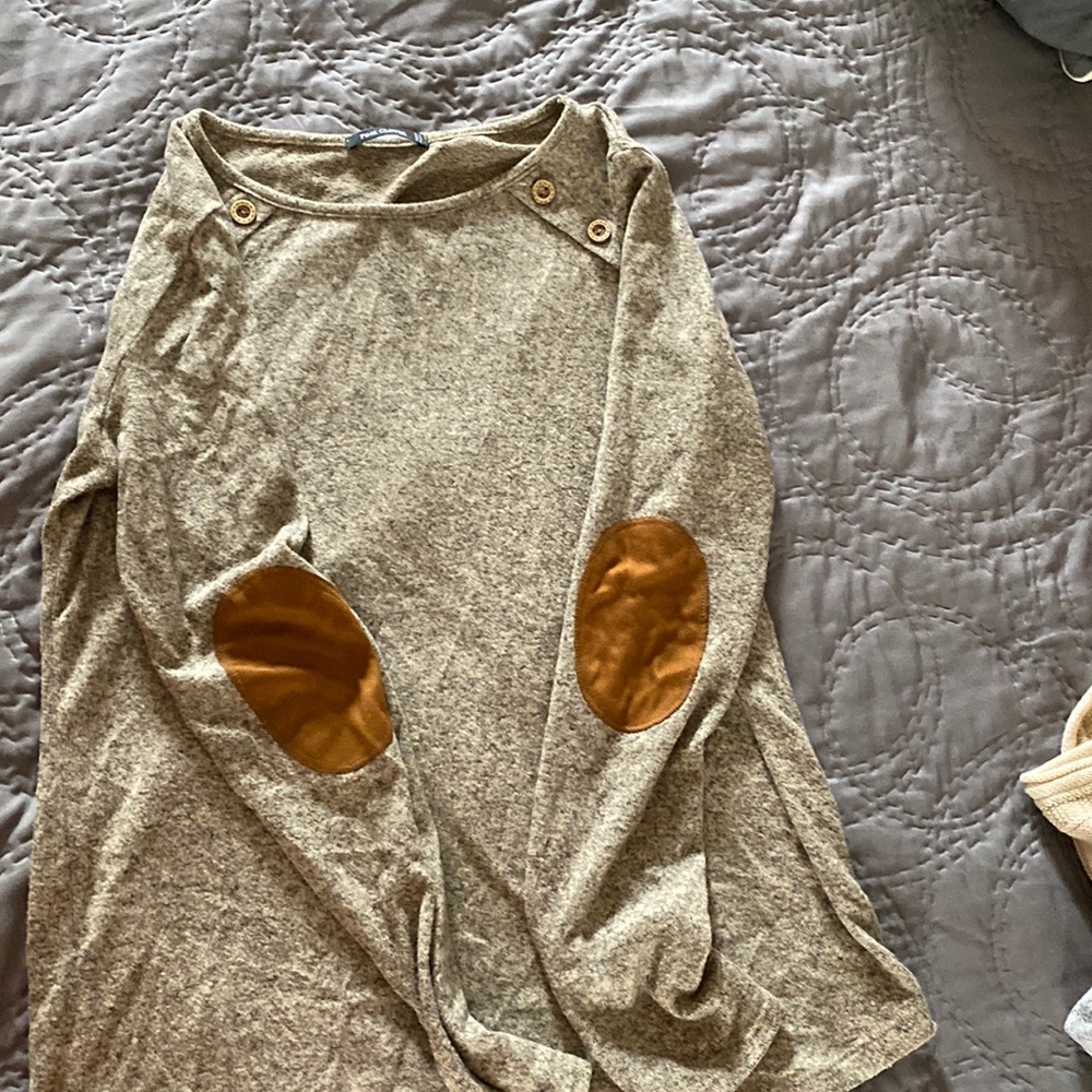 Pink Clover pull over sweater